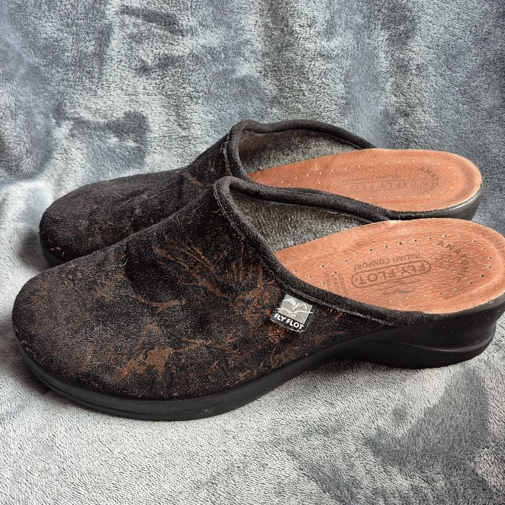 Fly Flot Size 40 Black and Gold Mule - Picture 2 of 7